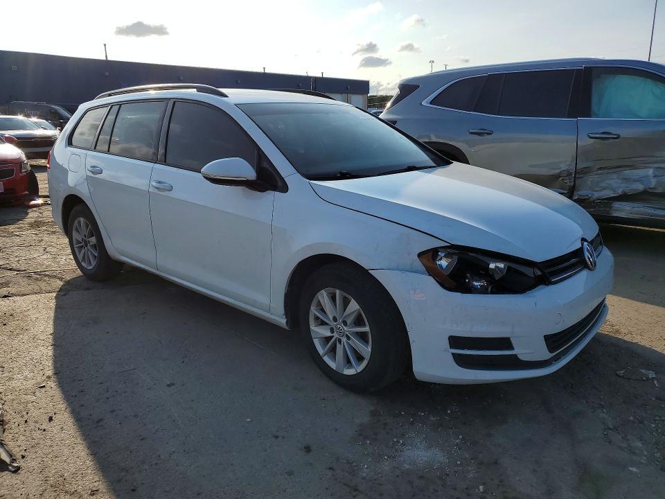 2017 Volkswagen Golf Sportwagen s
