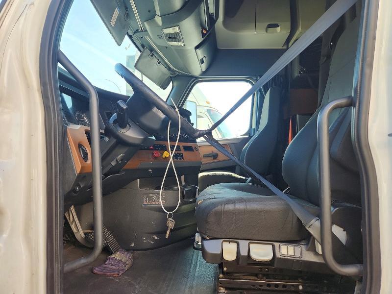 2020 Freightliner Cascadia 126 Semi Truck