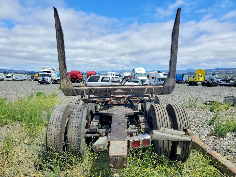 2018 White LOG Trailer