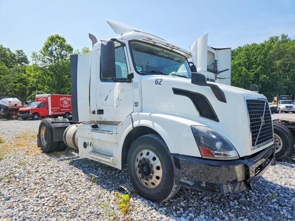 2013 Volvo VN VNL