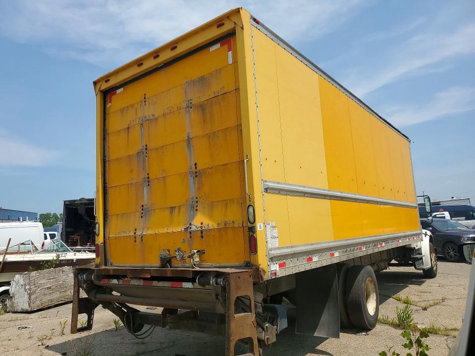 2012 Frht - Freightliner 2012 Freightliner Business Class M2 BOX Truck
