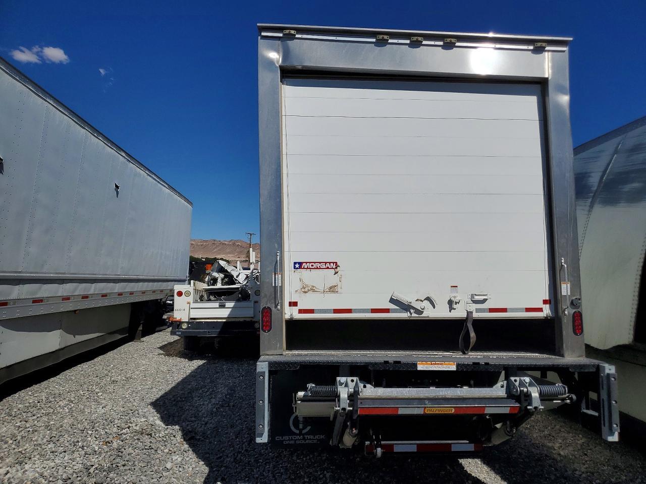 2023 Isuzu FTR Refrigerated BOX Truck