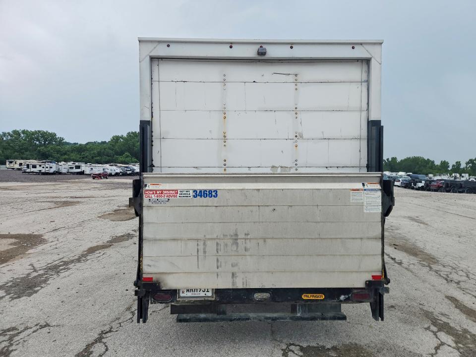 2015 Isuzu NPR BOX Truck