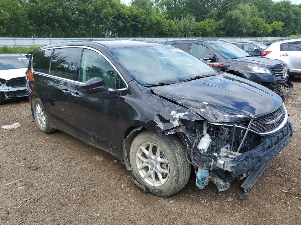 2017 Chrysler Pacifica Touring l