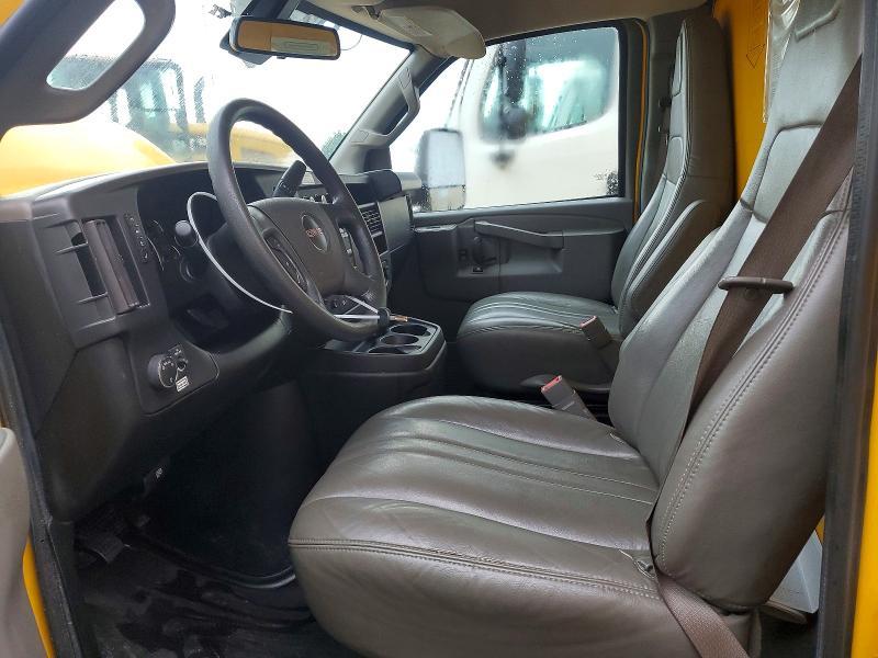 2022 GMC Savana Cutway box Truck