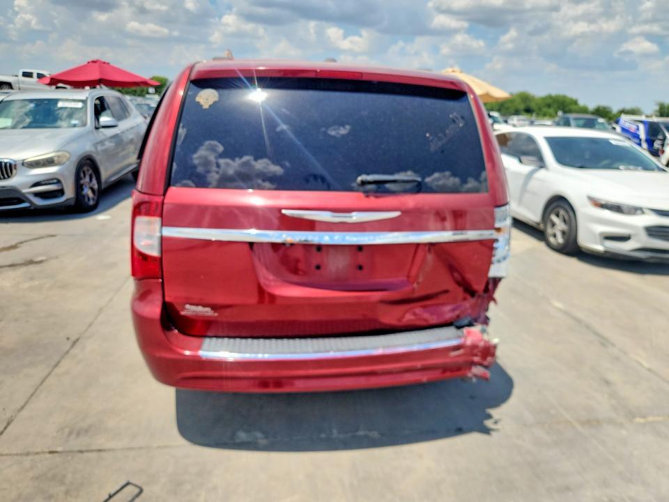 2013 Chrysler Town & Country Touring