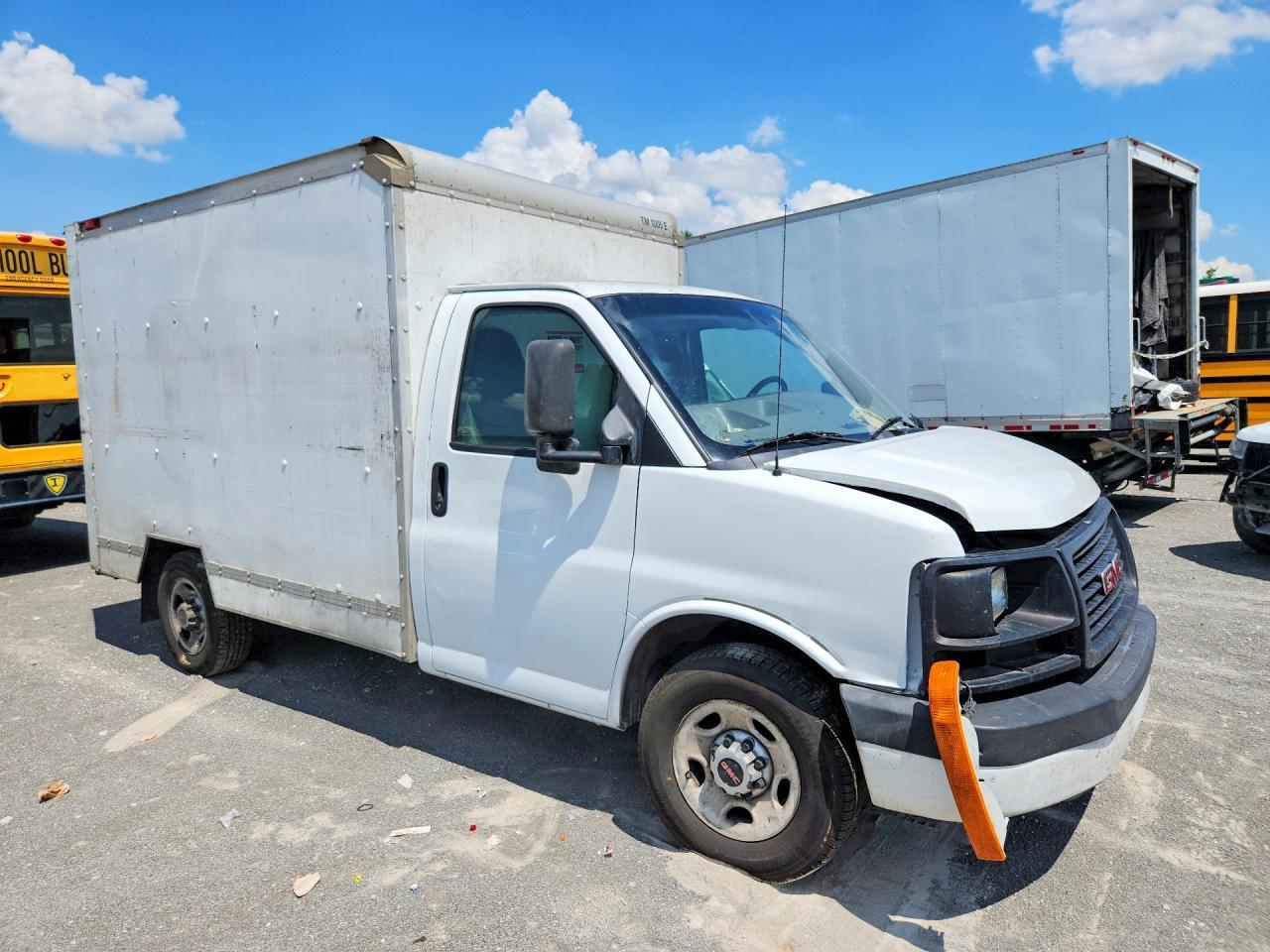 2013 GMC Savana BOX Truck