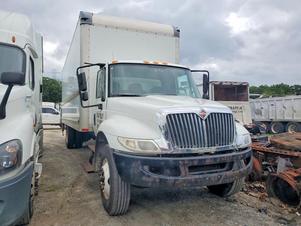 2017 International 4000 4300-semi Truck