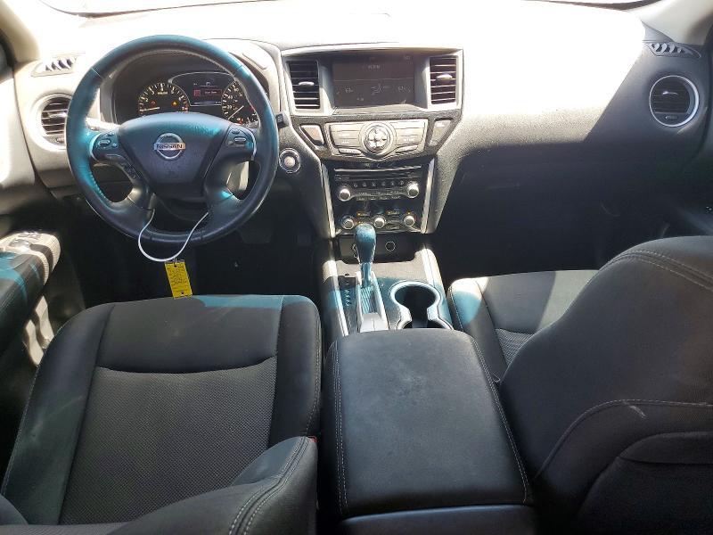 2017 Nissan Pathfinder sv