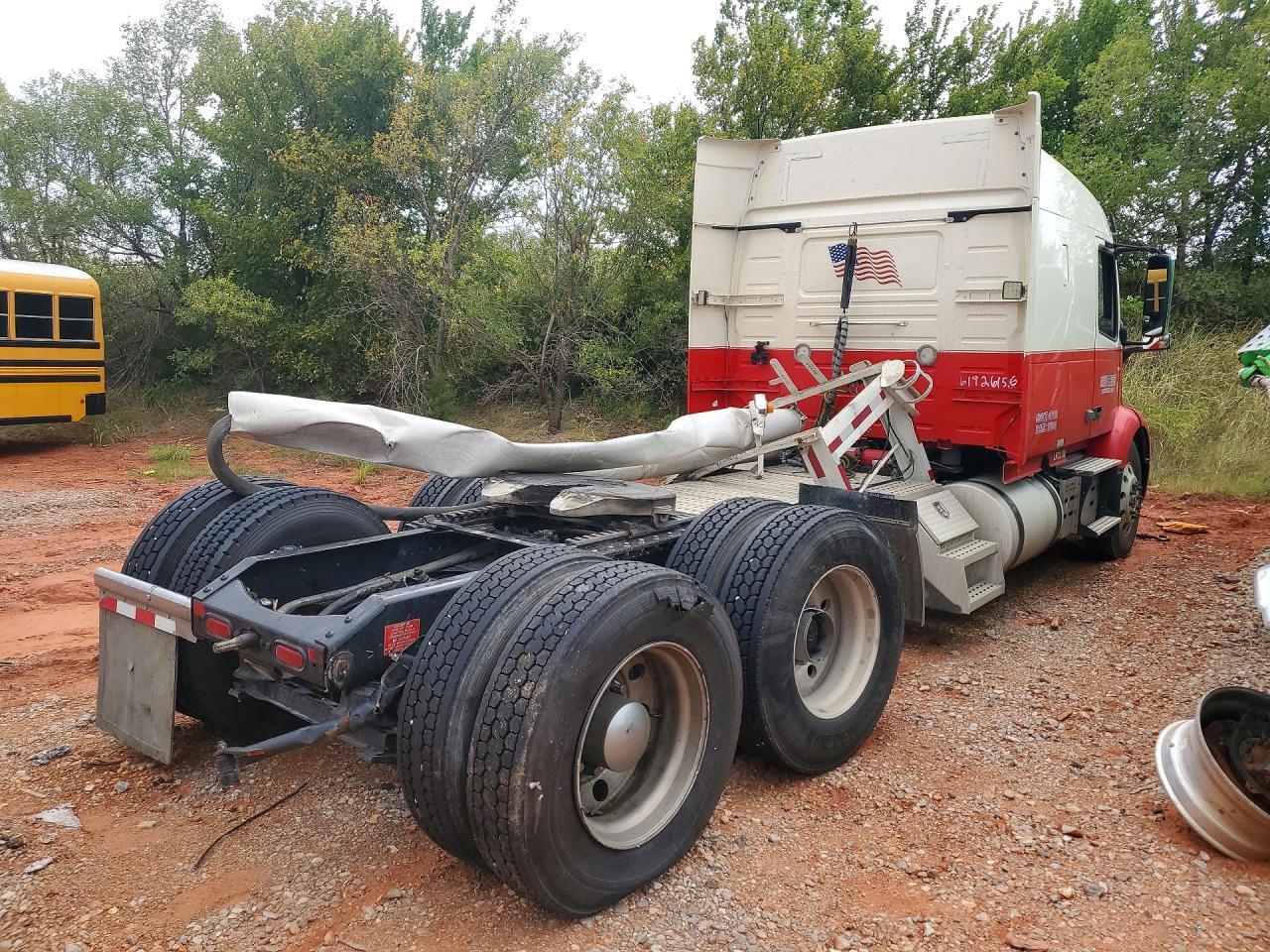 2020 Volvo VNR