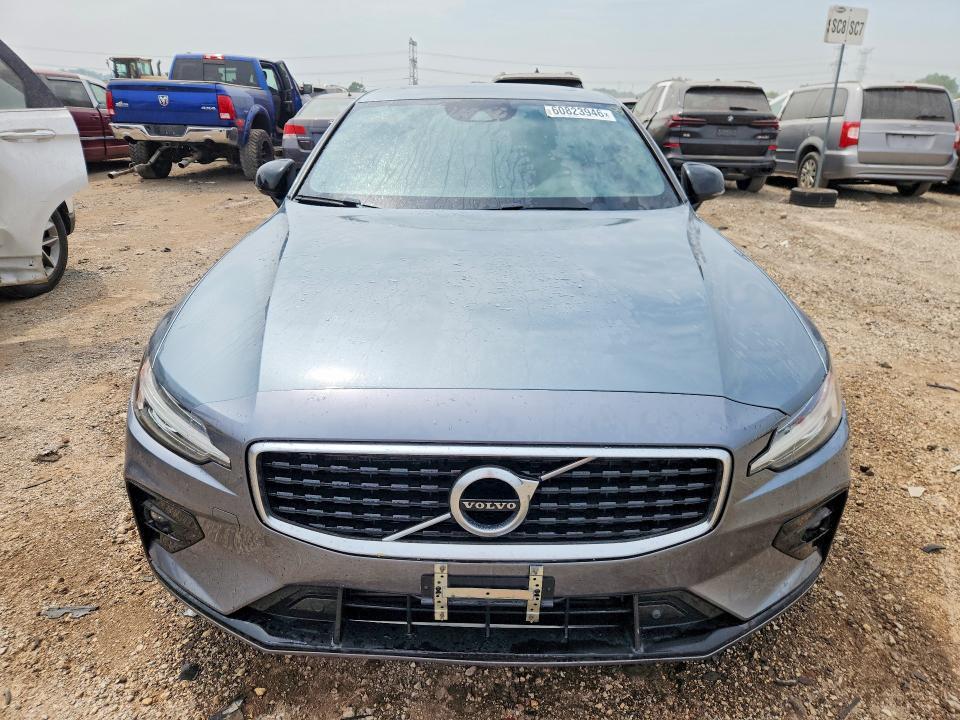 2019 Volvo S60 T6 R-design