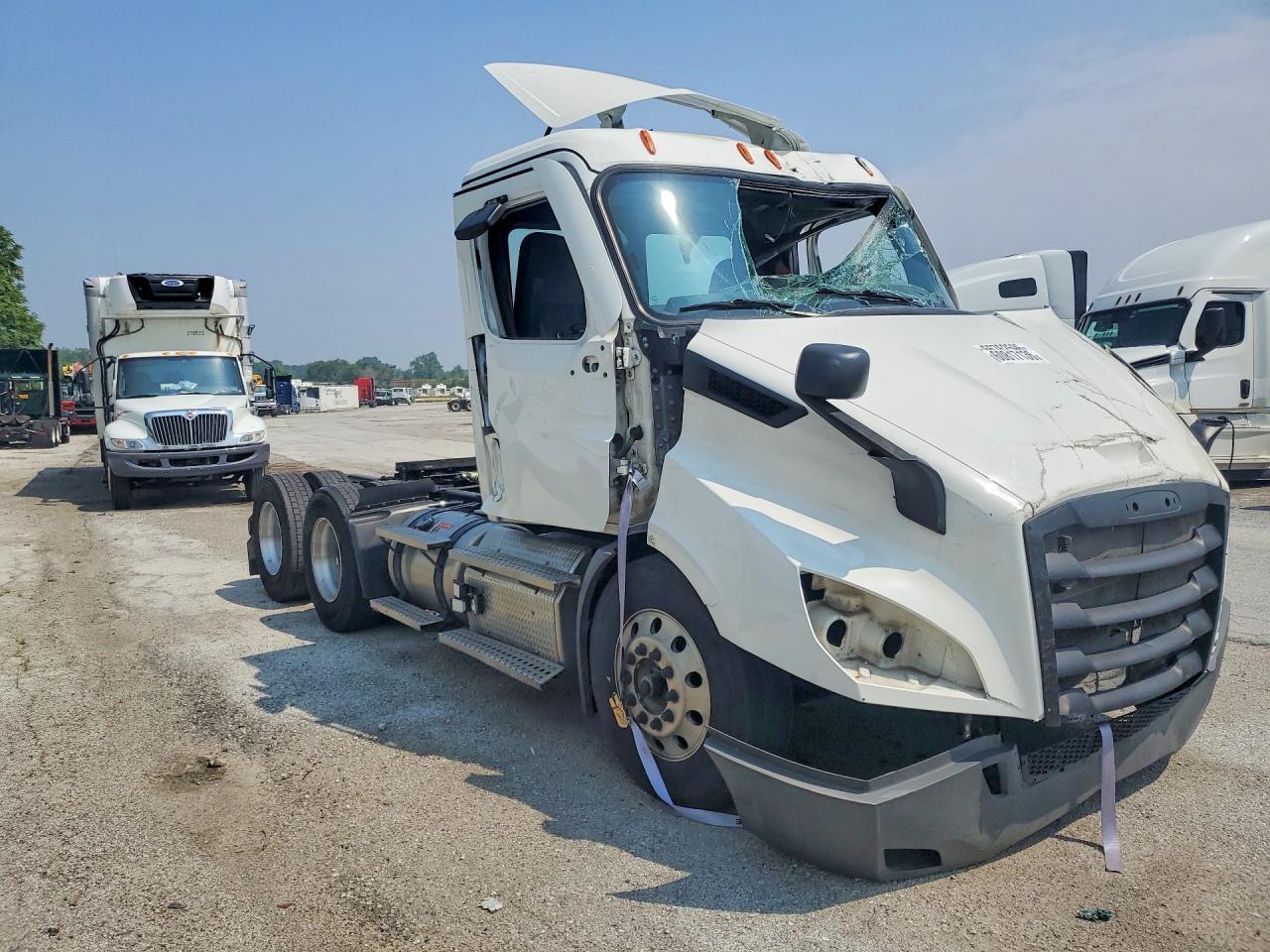 2025 Freightliner Cascadia 116 Semi Truck