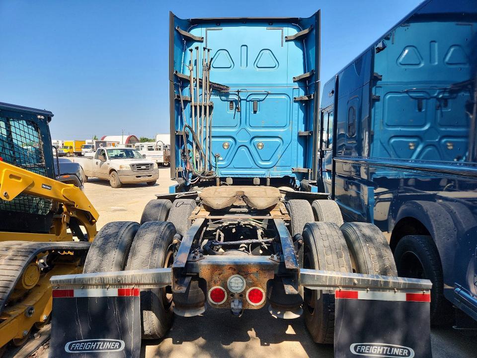2020 Freightliner Cascadia 126 Semi Truck