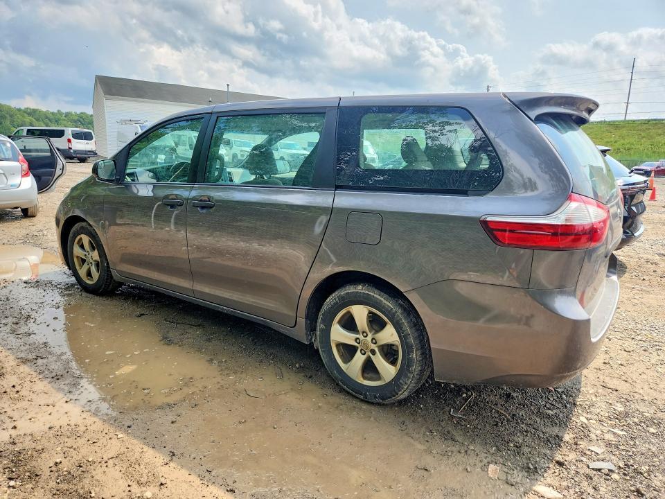 2017 Toyota Sienna l 7-passenger