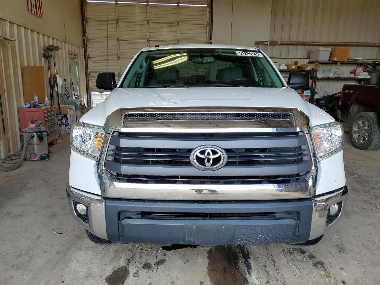 2015 Toyota Tundra SR5