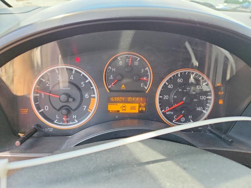 2011 Nissan Titan SV