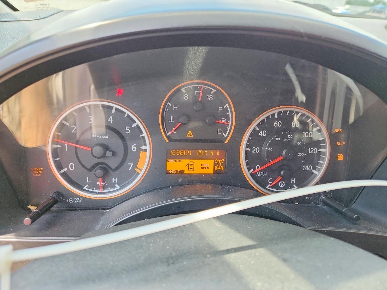 2011 Nissan Titan SV