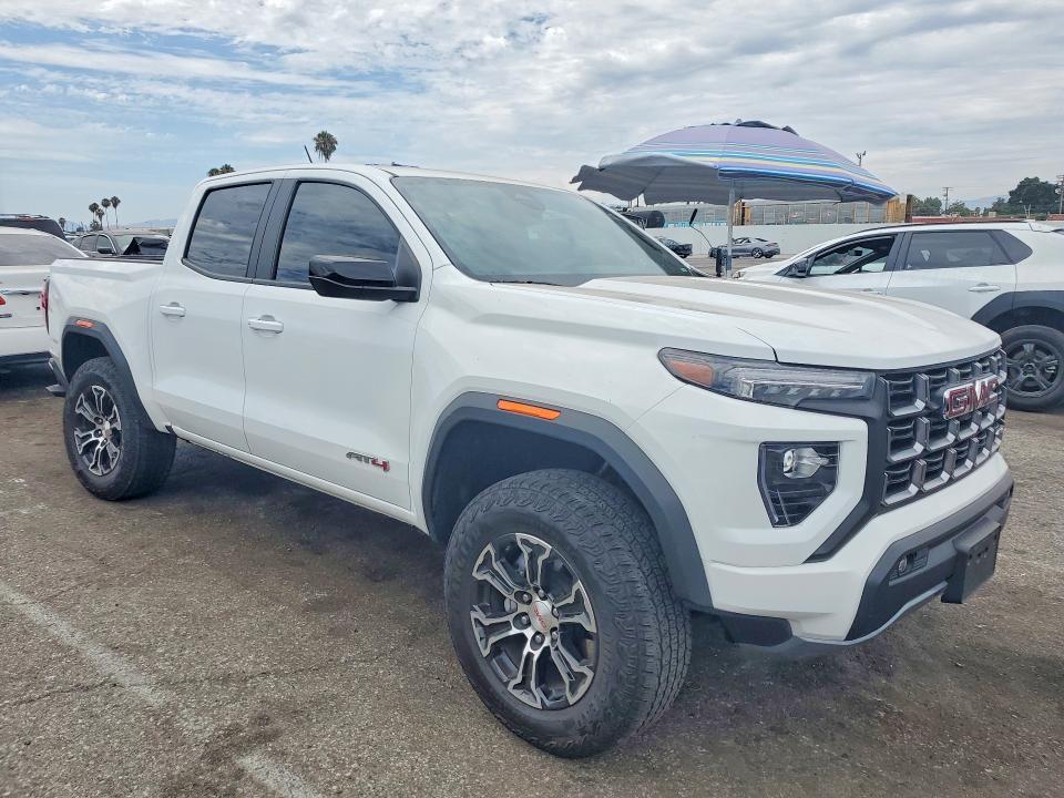 2025 GMC Canyon AT4
