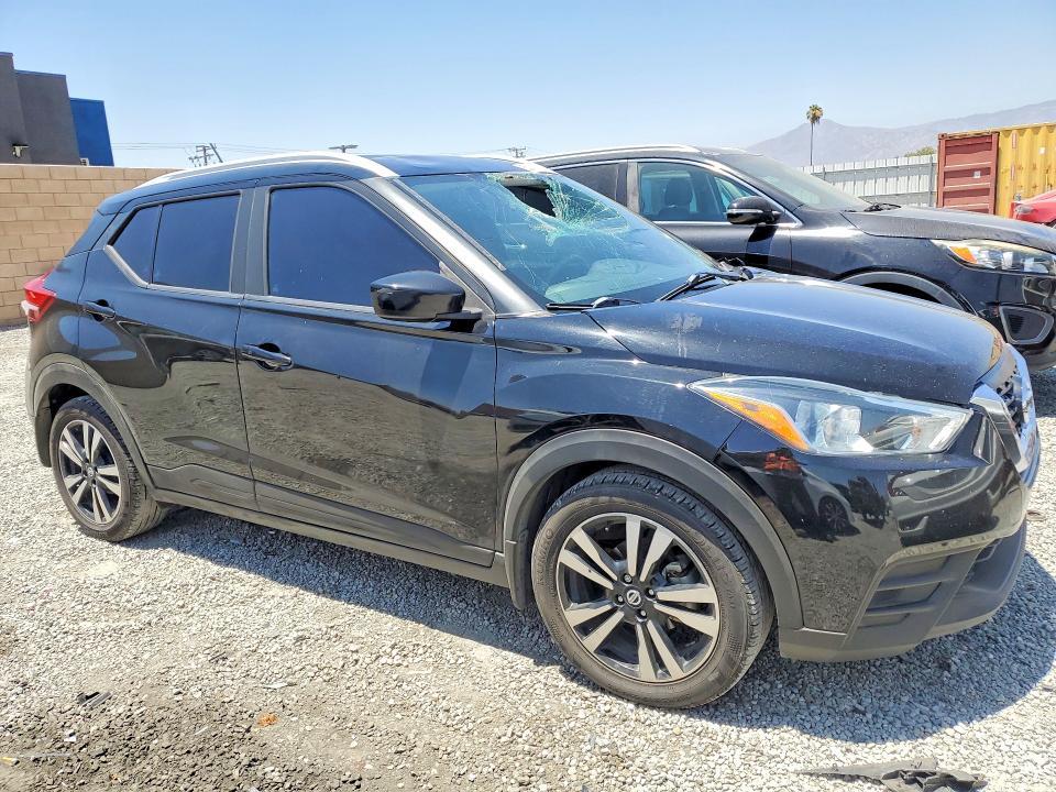 2019 Nissan Kicks sv