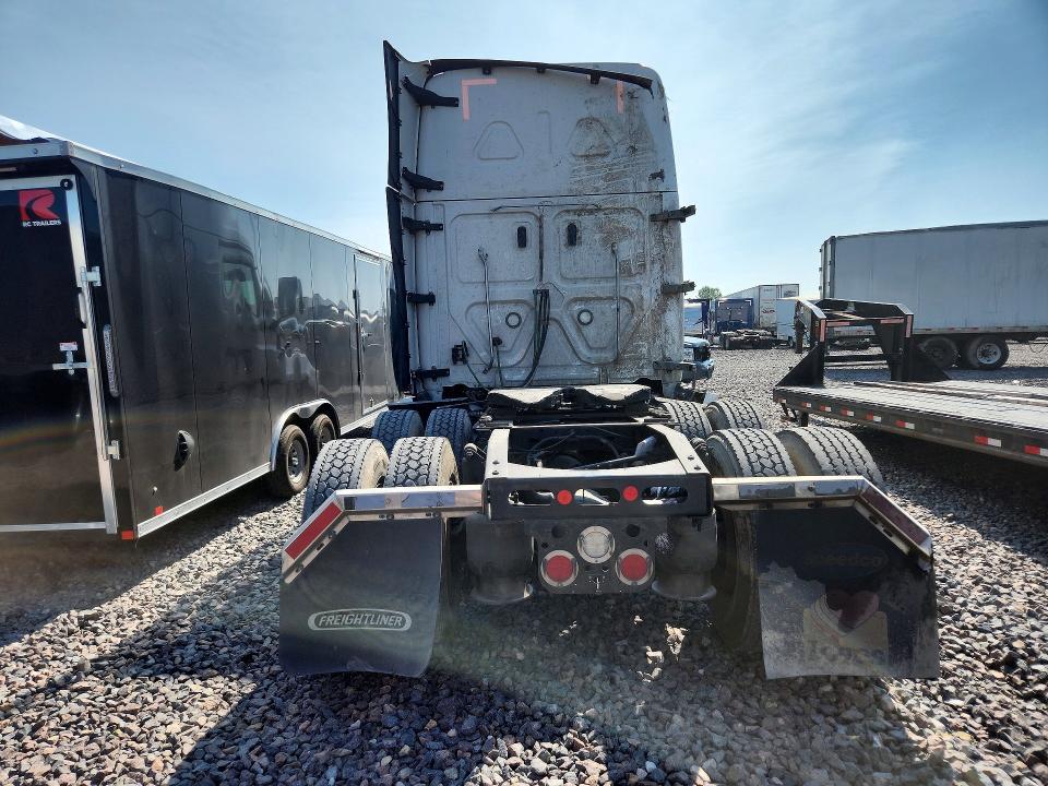 2022 Freightliner Cascadia