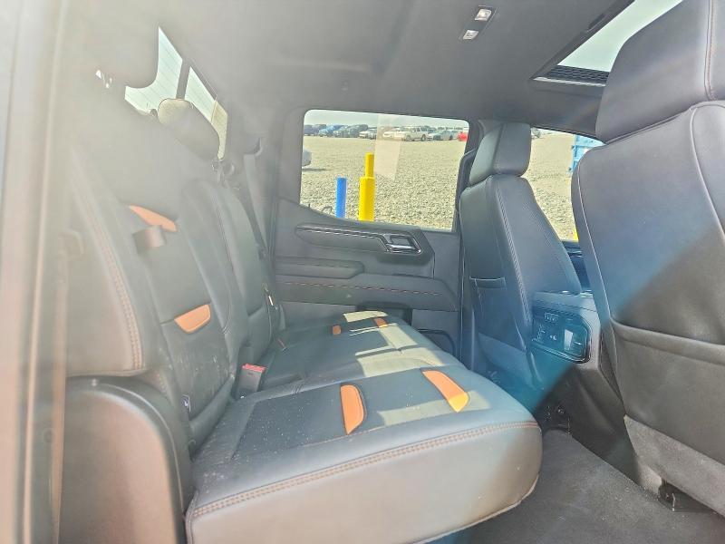 2025 GMC Sierra K1500 AT4
