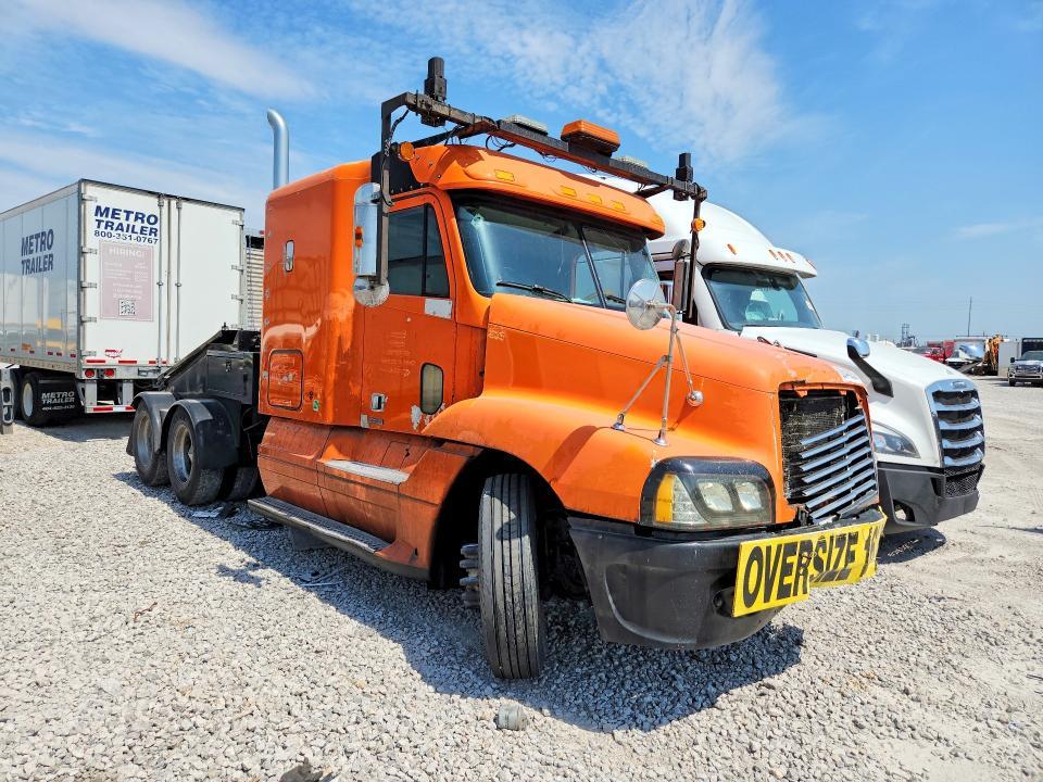 2007 Freightliner CST120 Semi Truck