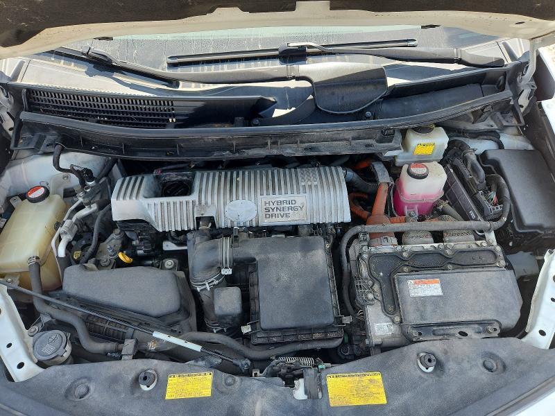 2014 Toyota Prius v Five