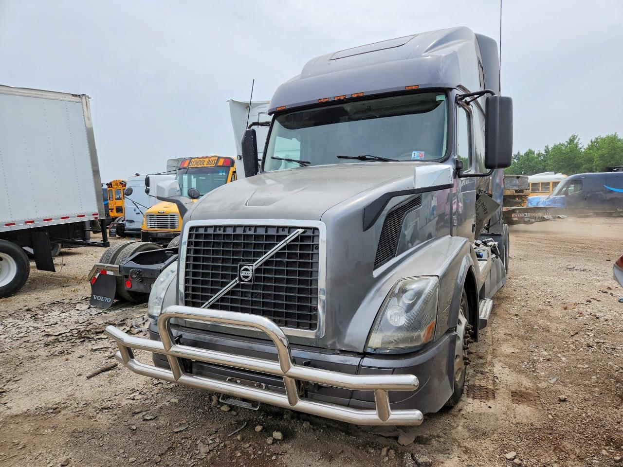 2016 Volvo VNL Semi Truck