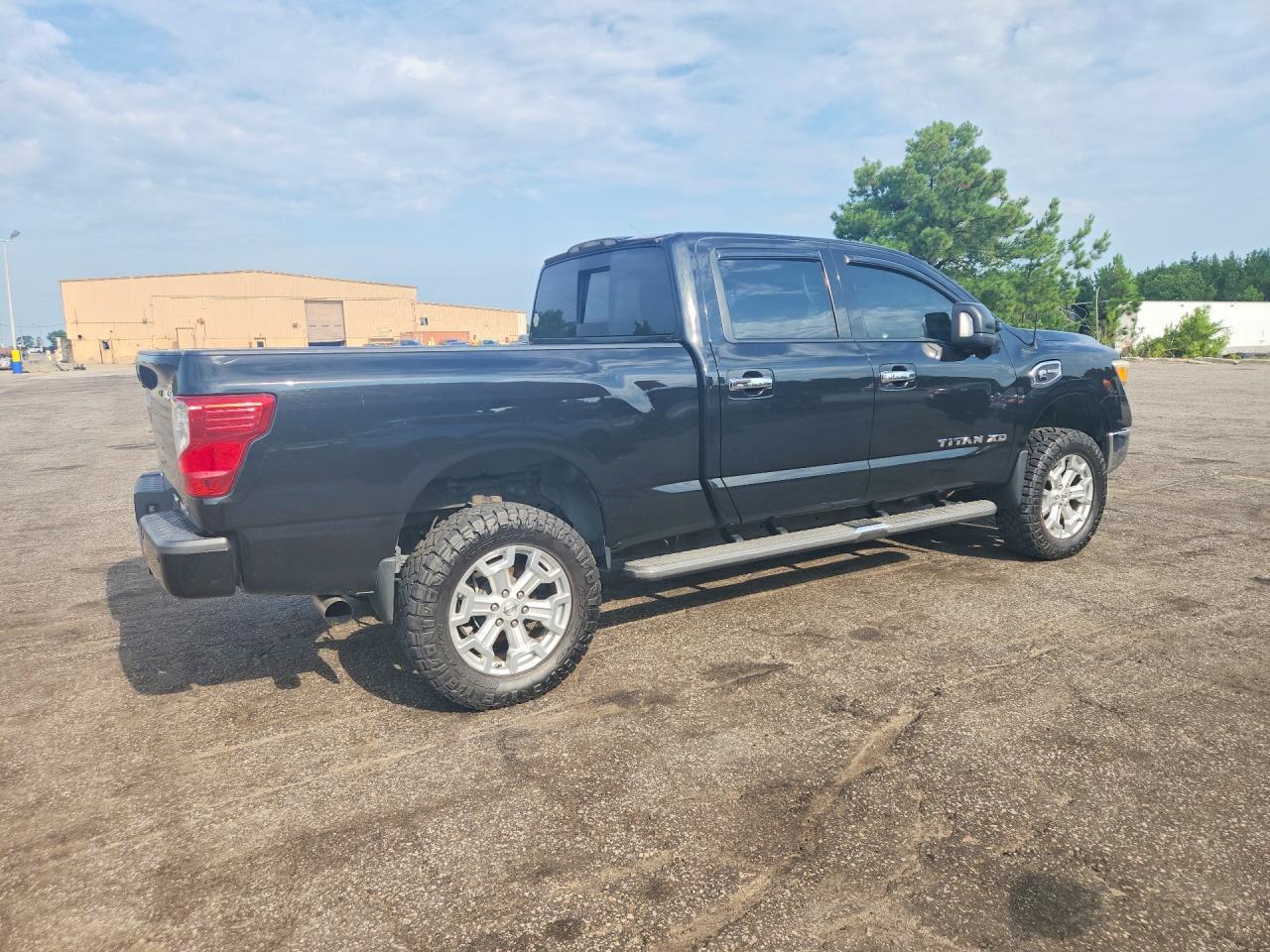 2016 Nissan Titan XD SV