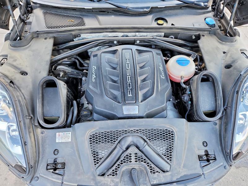 2015 Porsche Macan Turbo