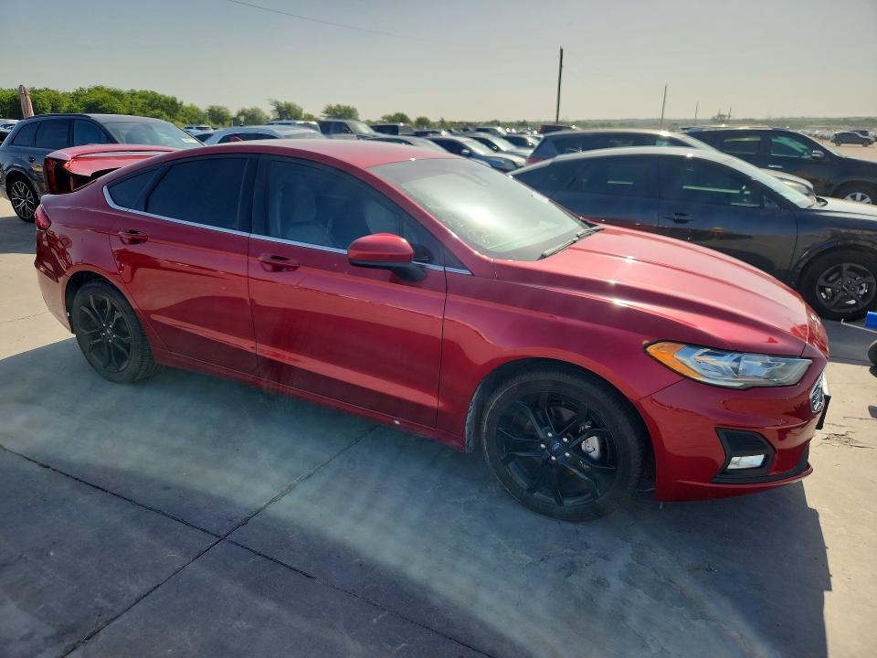 2020 Ford Fusion se