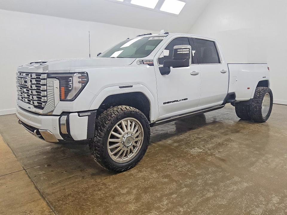 2026 GMC Sierra K3500 Denali