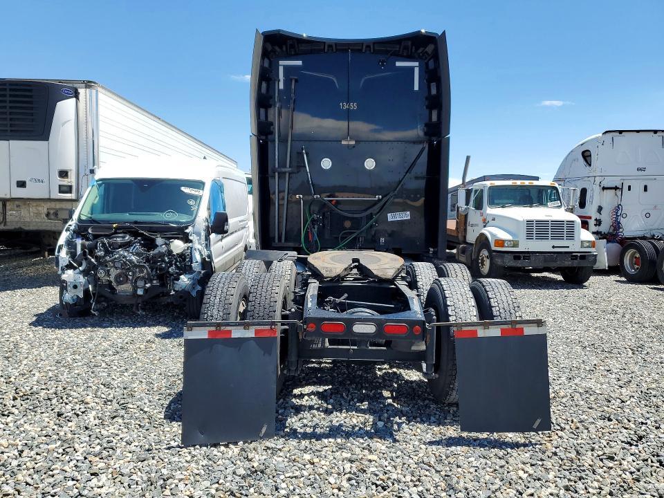 2021 Peterbilt 579 Semi Truck