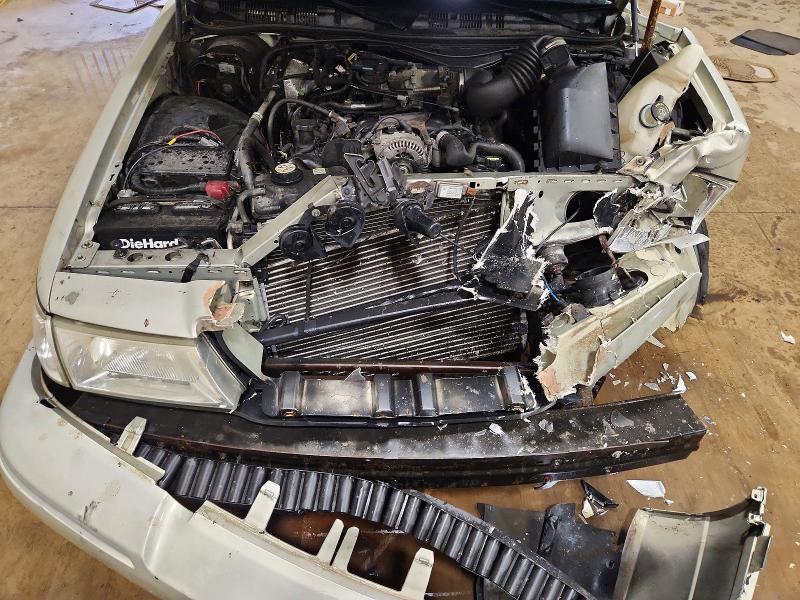 2003 Mercury Grand Marquis gs