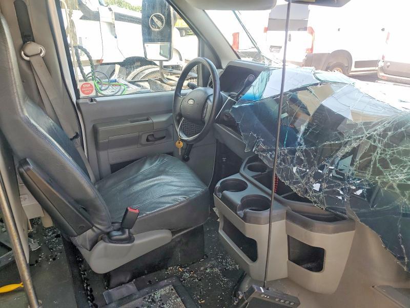 2019 Ford Econoline E350 Super Duty Cutaway Van