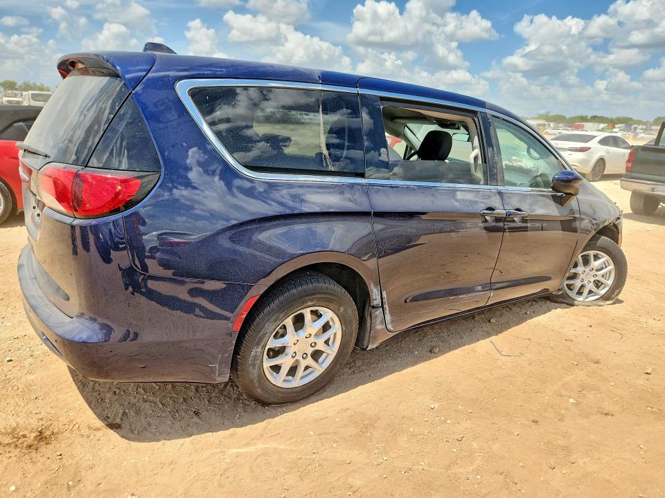 2020 Chrysler Voyager lx