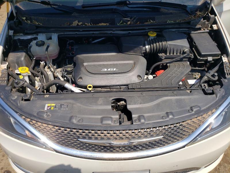 2017 Chrysler Pacifica Touring l Plus