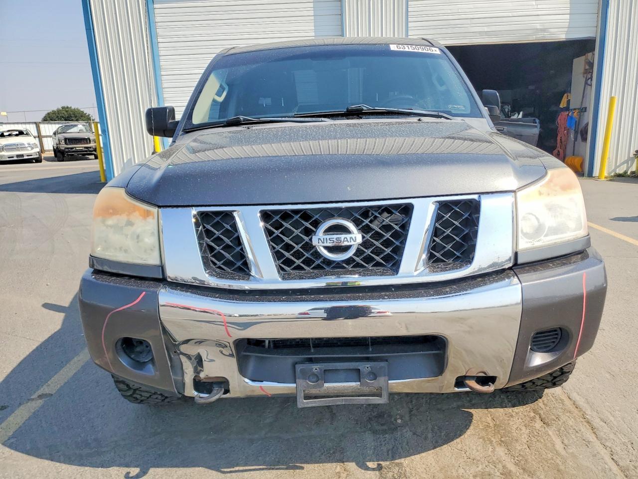 2012 Nissan Titan SV