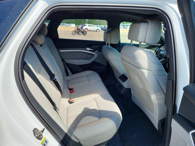 2024 Audi Q8 E-tron Prestige