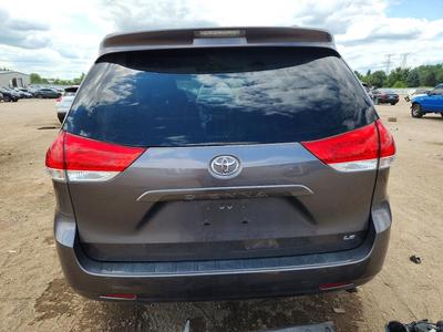 2014 Toyota Sienna LE