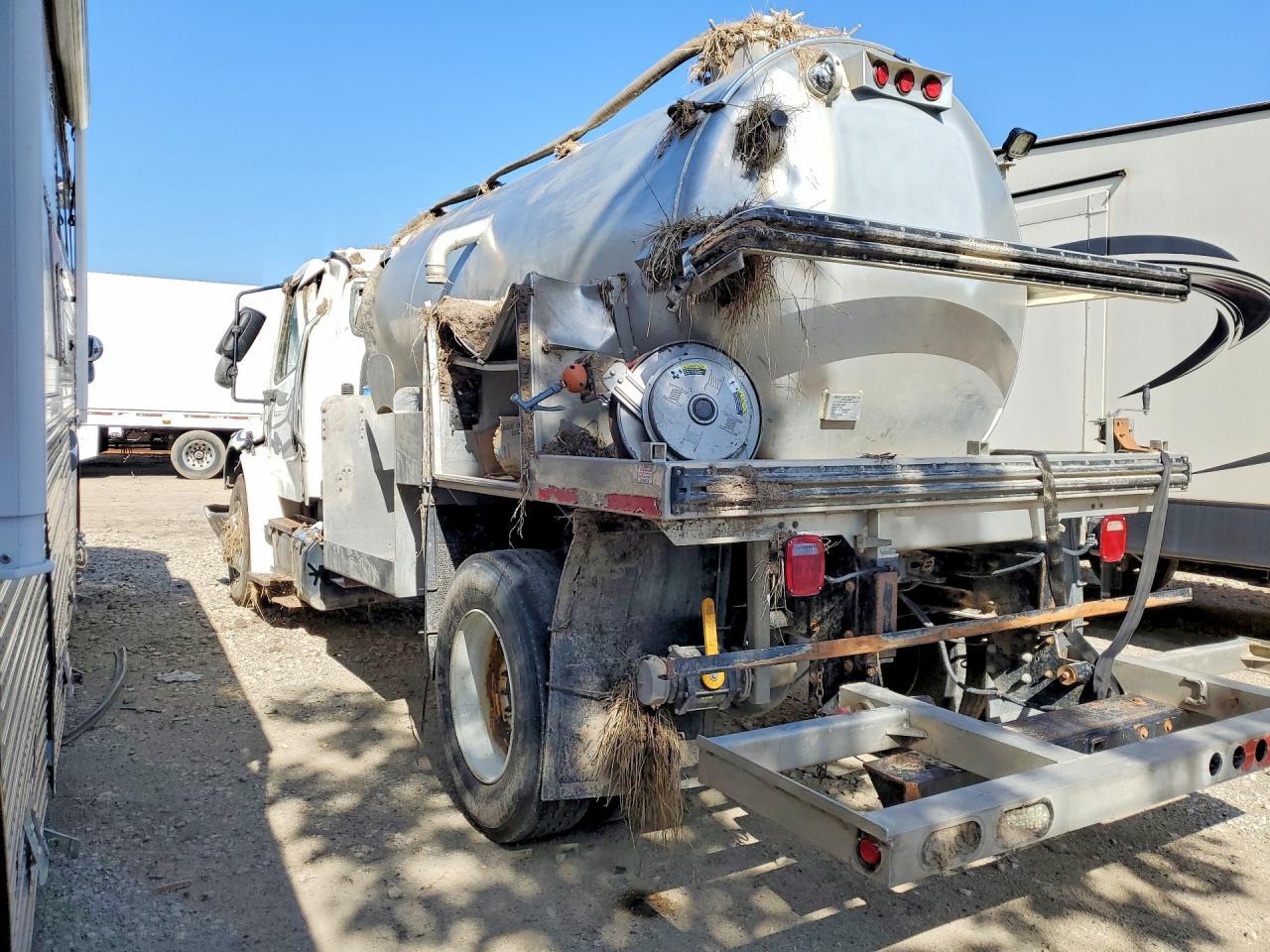2015 Freightliner Business Class M2 Vacuum Truck