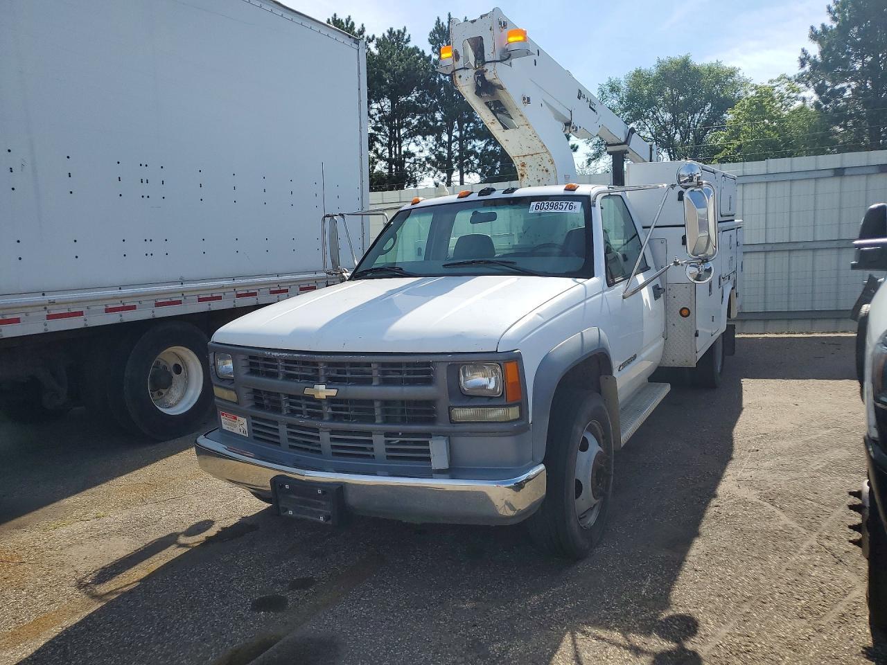 2002 Chevrolet GMT-400 Bucket Truck
