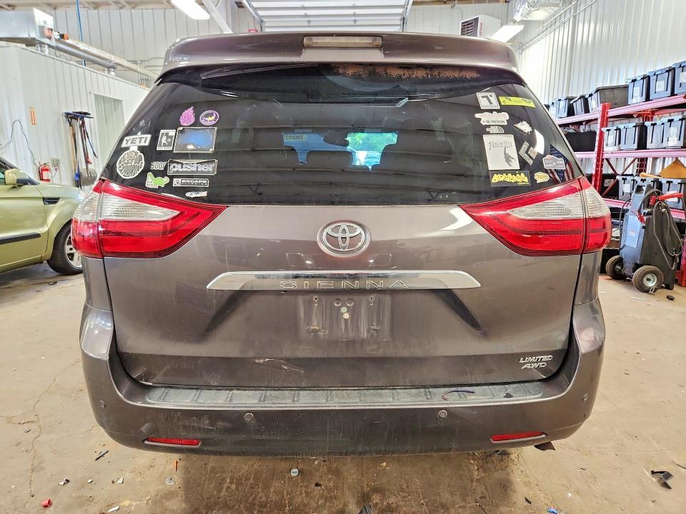 2015 Toyota Sienna Limited 7-passenger