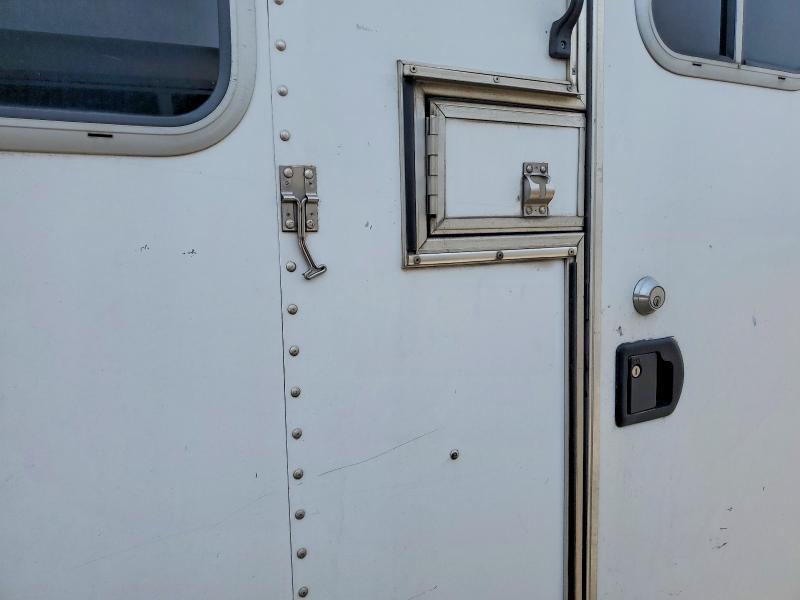 2007 Sale 2007 Featherlite Fiber Optic Splicing Trailer