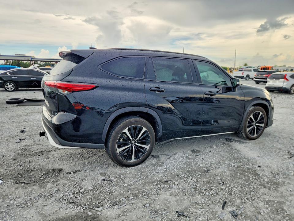 2021 Toyota Highlander xse