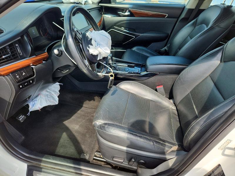 2017 KIA Cadenza Premium