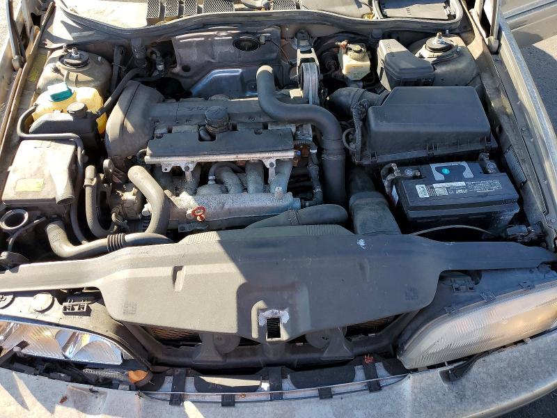 2002 Volvo C70