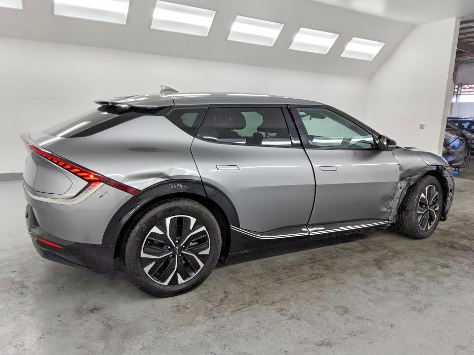 2023 KIA EV6 Wind