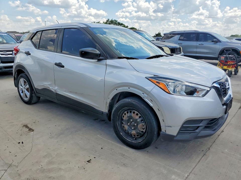2020 Nissan Kicks s