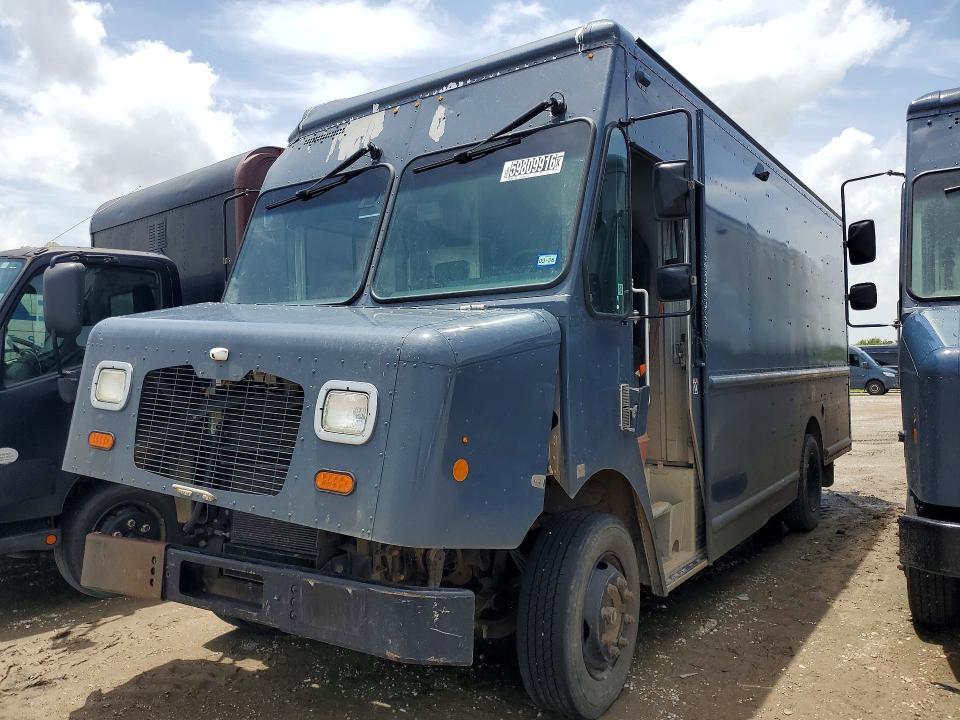 2020 Freightliner MT45G Chassis Delivery Truck